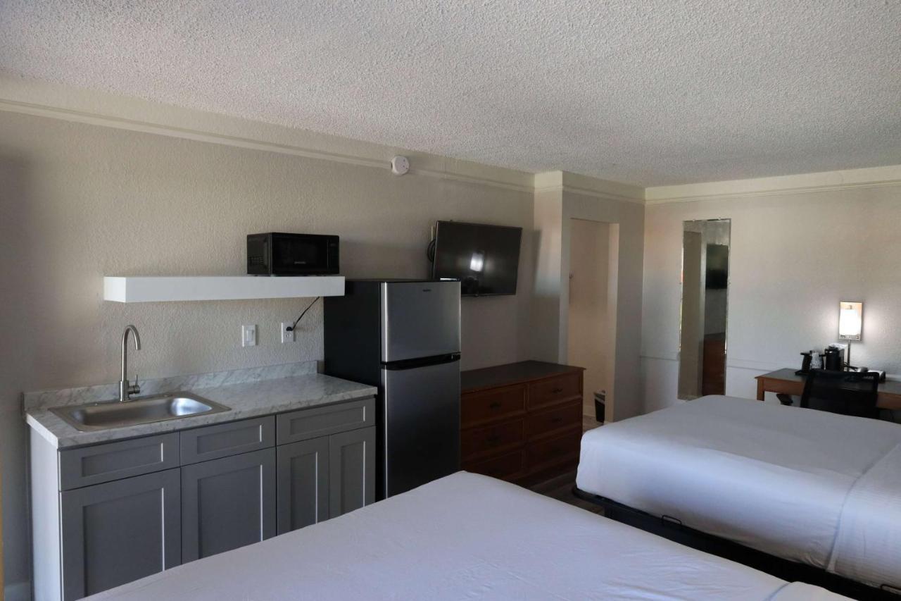 Super 8 By Wyndham Austin South I-35 Hotel Eksteriør billede
